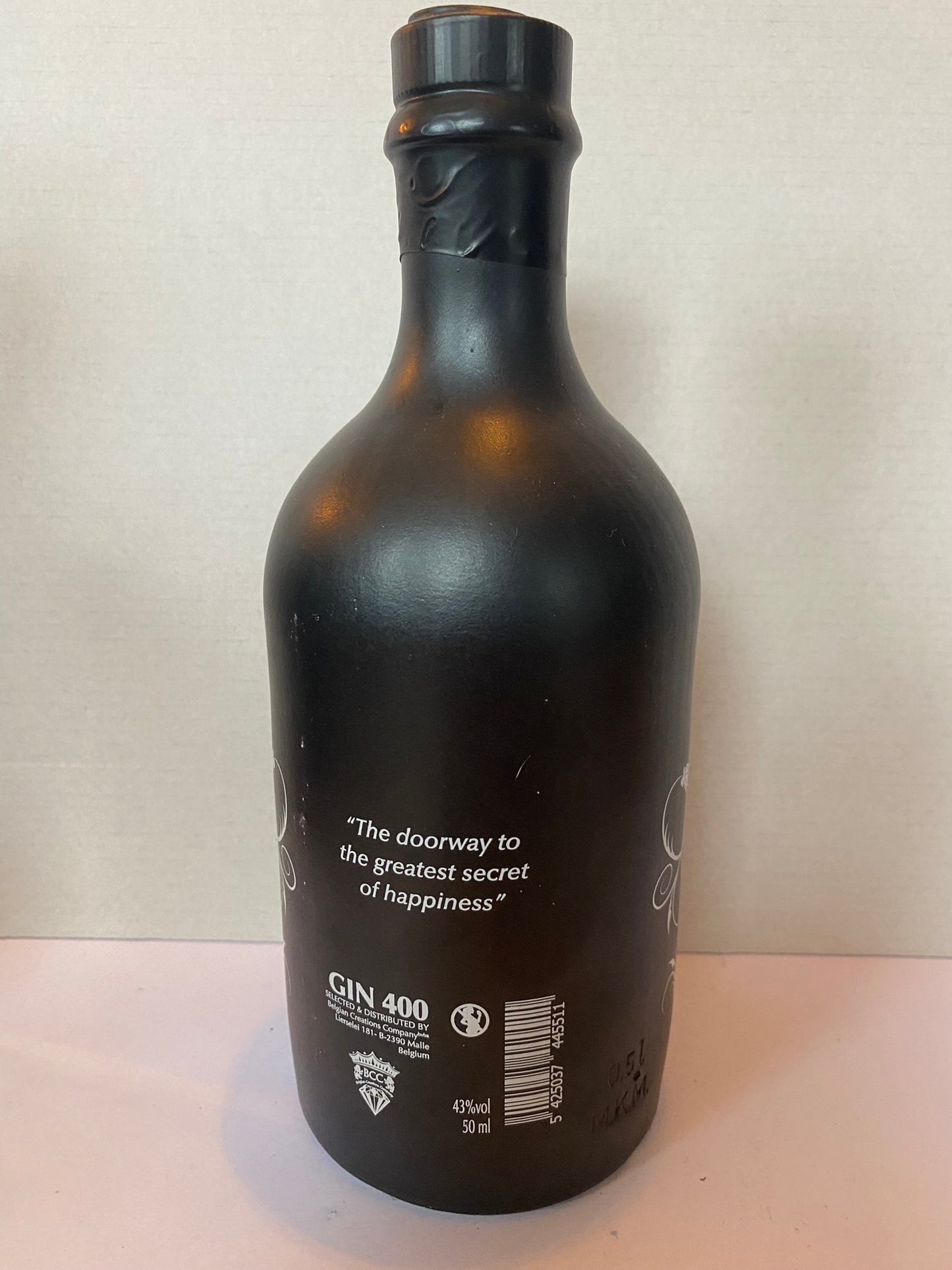 400 Secrets Black Gin